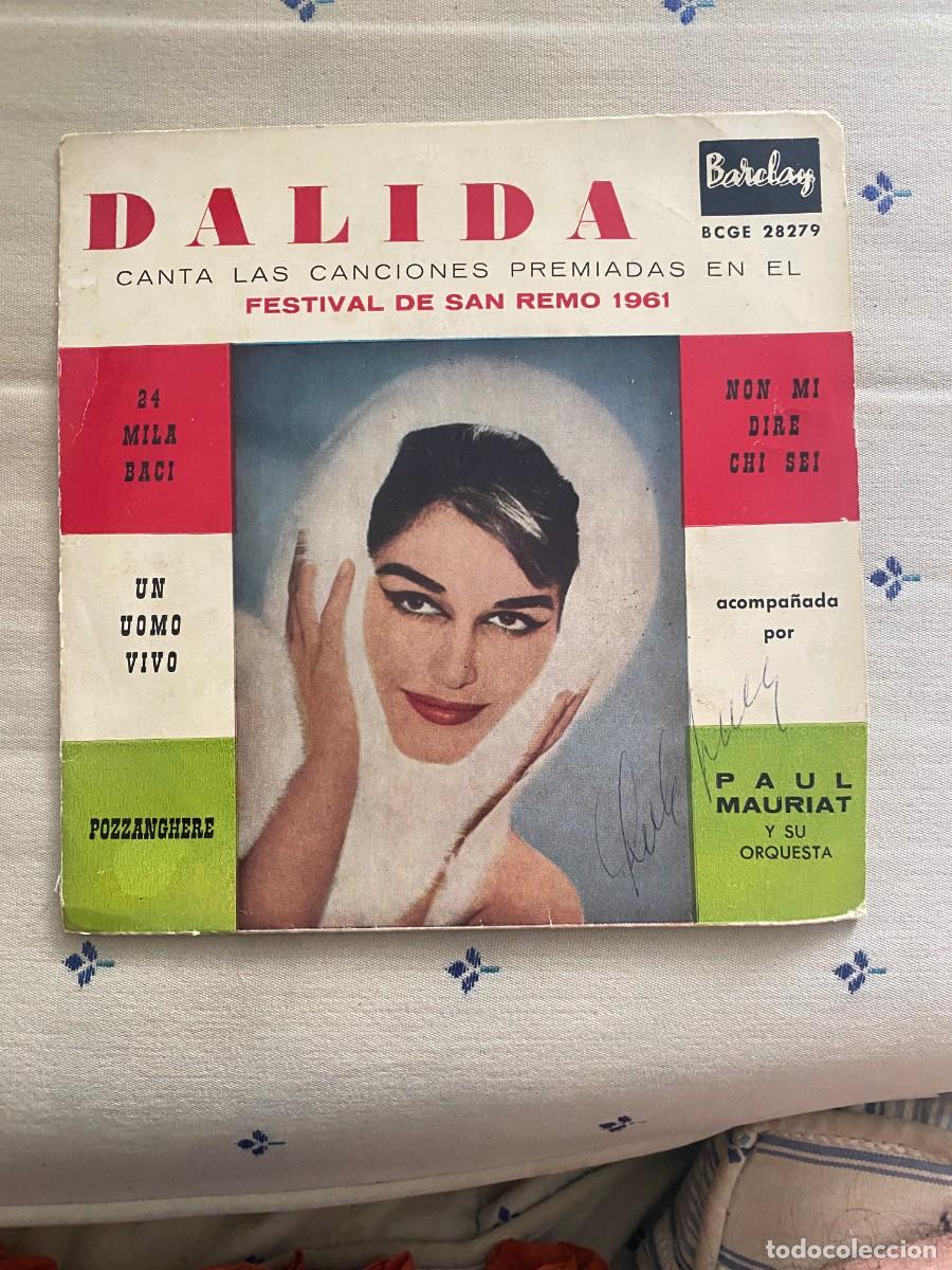 Discos de vinilo: SINGLE DALIDA - UN UOMO VIVO... - Foto 1