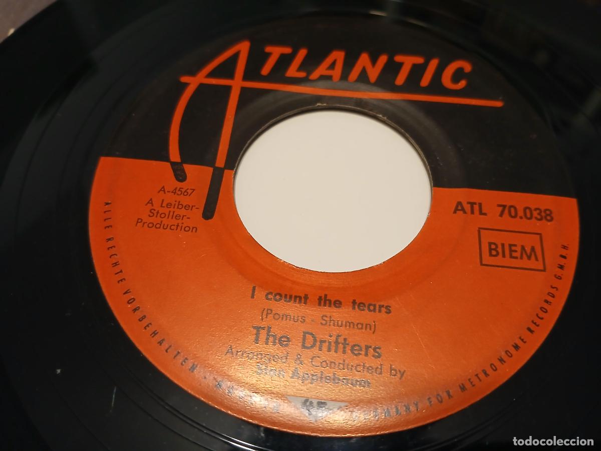 Discos de vinilo: The Drifters - I count the tears- single - Foto 3
