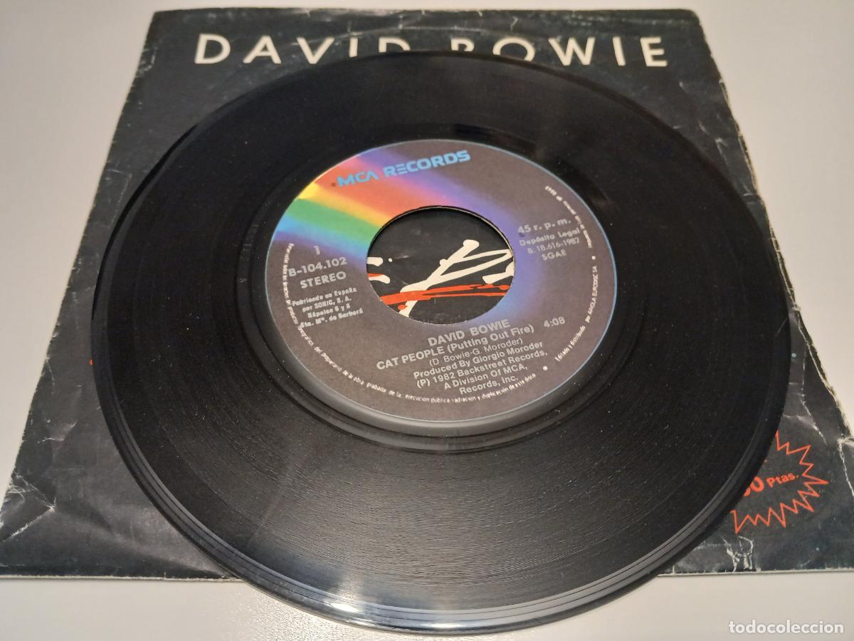 Discos de vinilo: David Bowie -Cat people (putting out fire) (1982) single - Foto 5