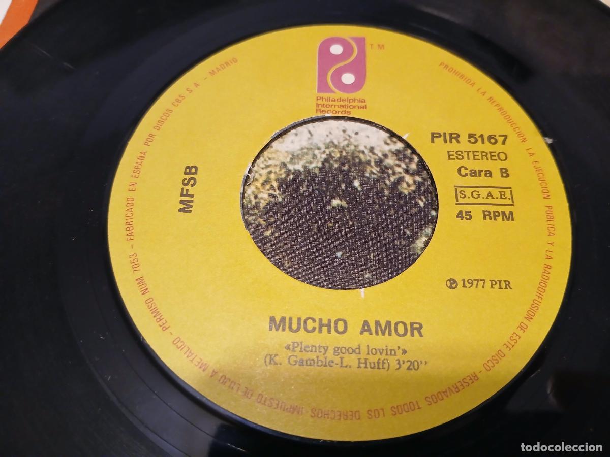 Discos de vinilo: MFSB -We got the time- (1976) single - Foto 3