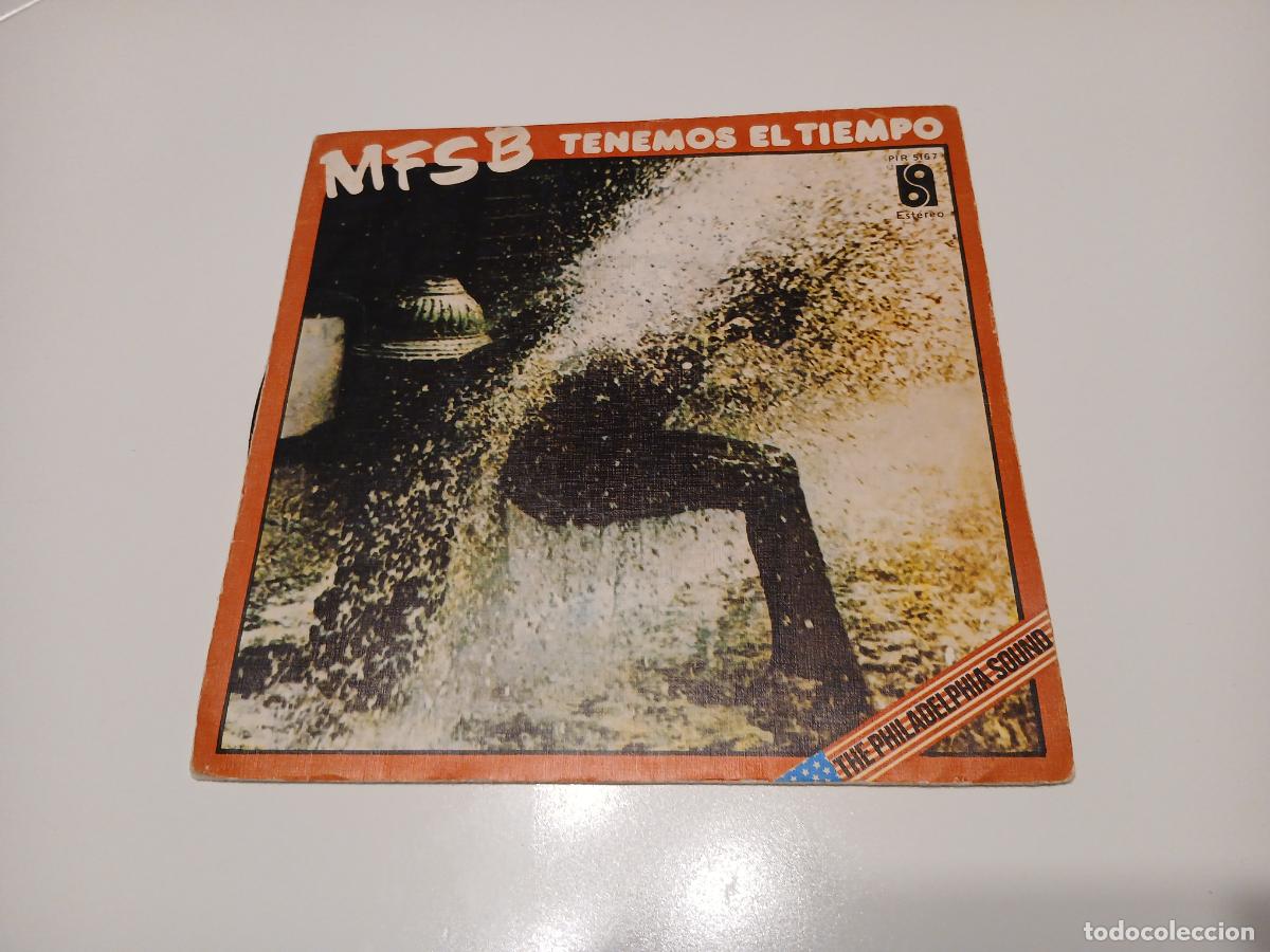 Discos de vinilo: MFSB -We got the time- (1976) single - Foto 1