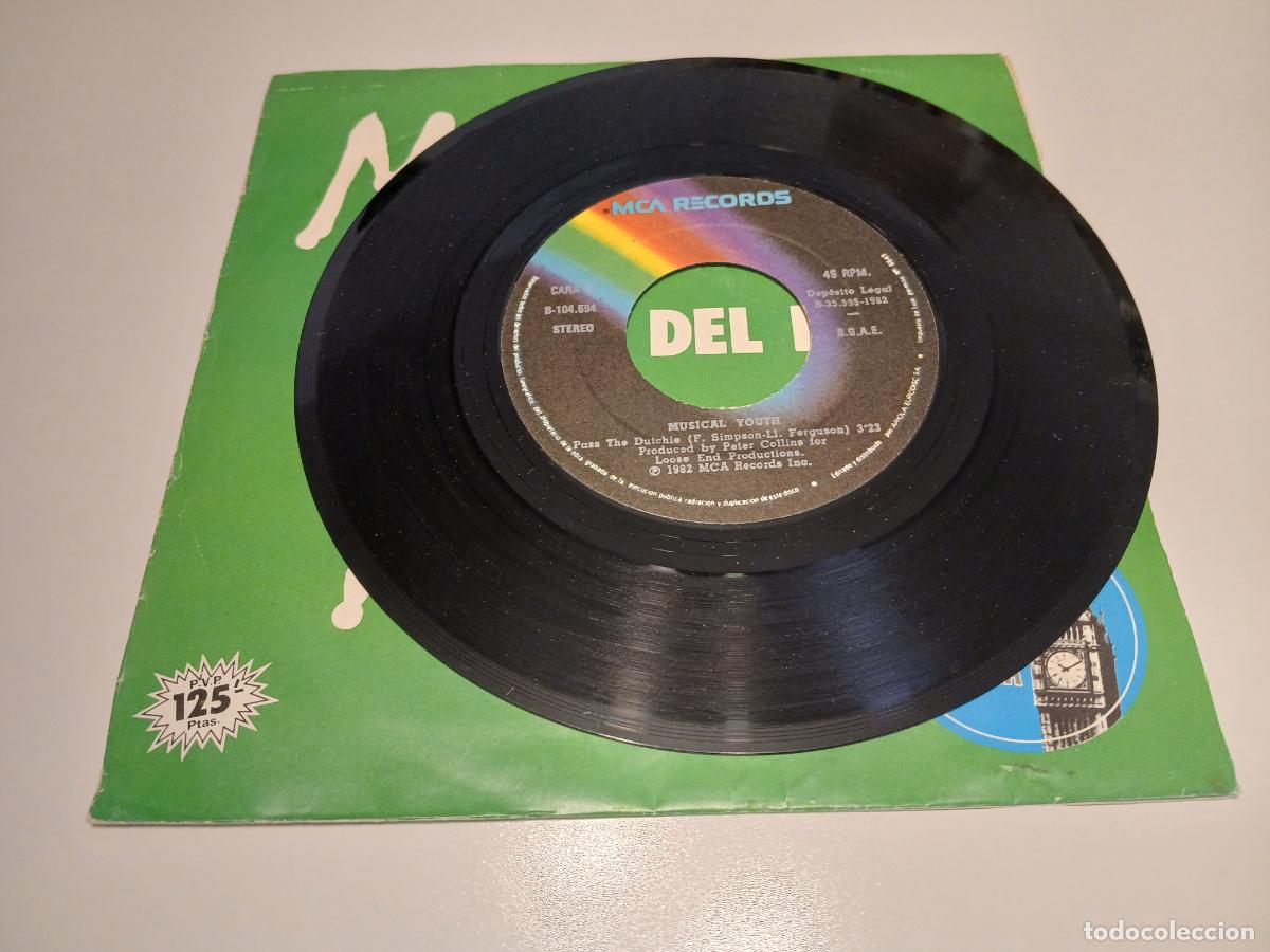 Discos de vinilo: Musical Youth -Pasando del poli- (1982) single - Foto 4