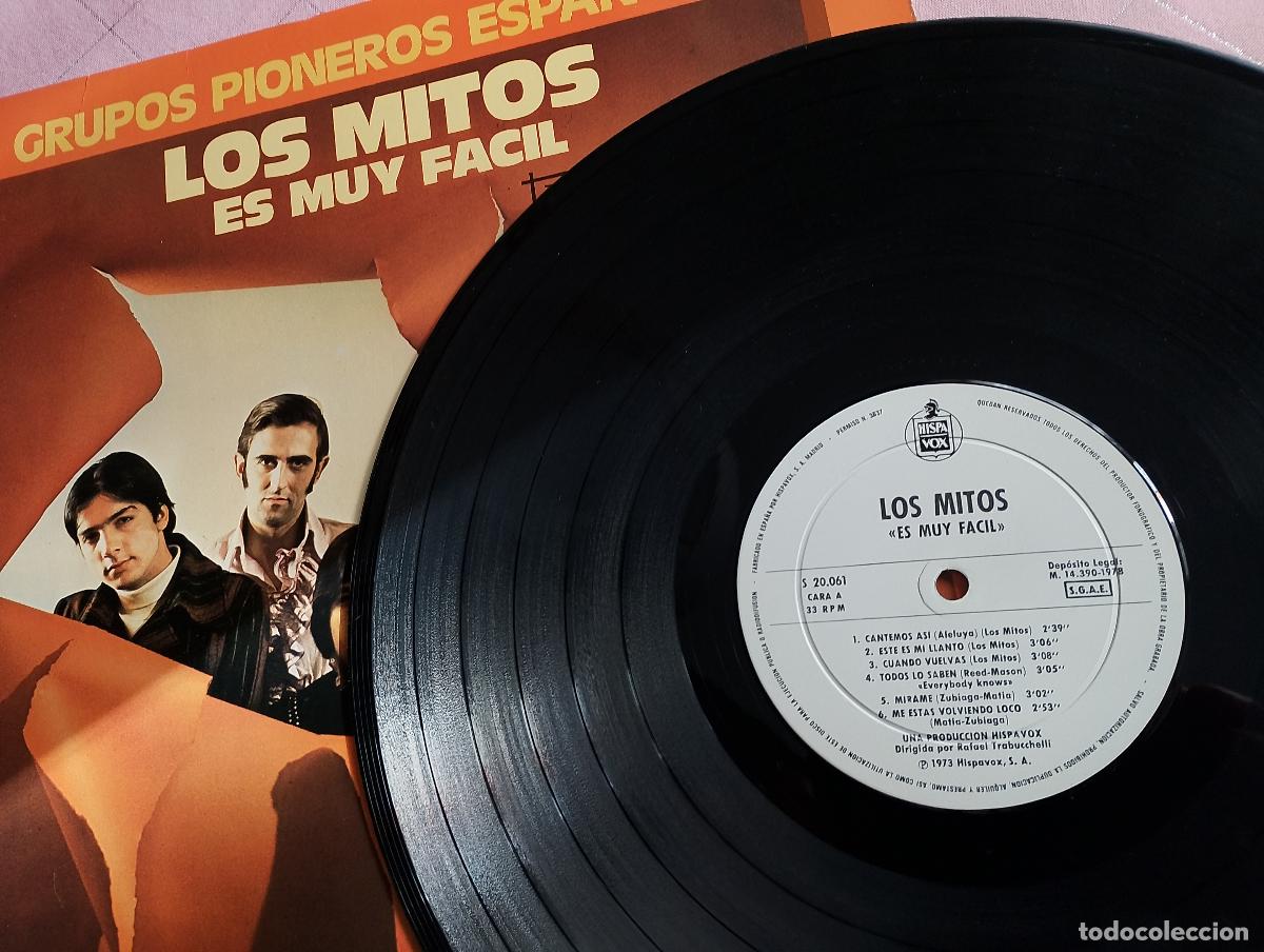 Discos de vinilo: LOS MITOS - ES MUY FACIL (LP HISPAVOX 1983) - Foto 2