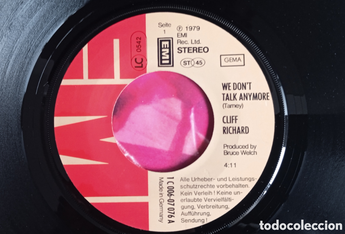 Discos de vinilo: CLIFF RICHARD - We dont talk anymore (1979) disco de vinilo single - Foto 3
