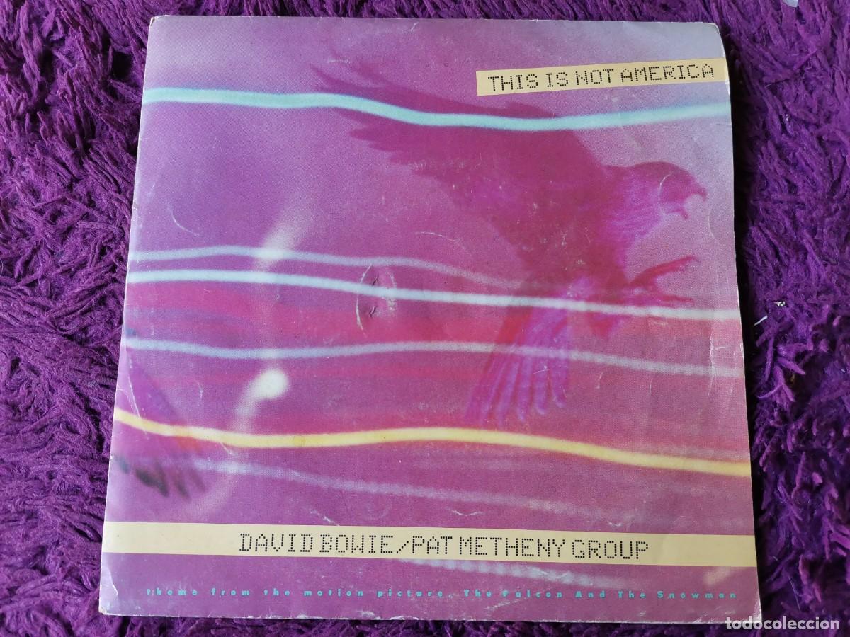 Discos de vinilo: David Bowie / Pat Metheny Group &ndash; This Is Not America Vinilo 7&rdquo; Single 1985 Spain 1A 006 20 0482 7