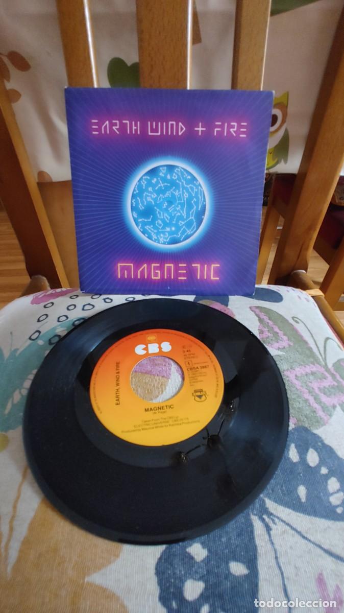 Discos de vinilo: EARTH WIND & FIRE-SINGLE MAGNETIC - Foto 1