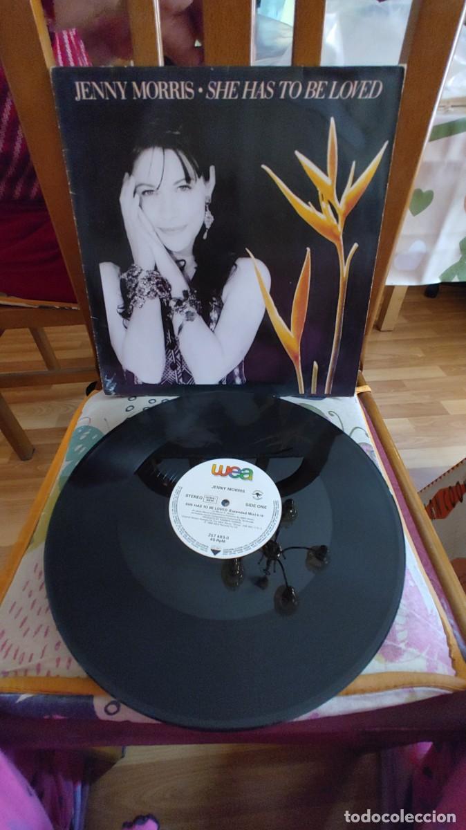 Discos de vinilo: JENNY MORRIS-MAXI SHE HAS TO BE LOVED - Foto 1