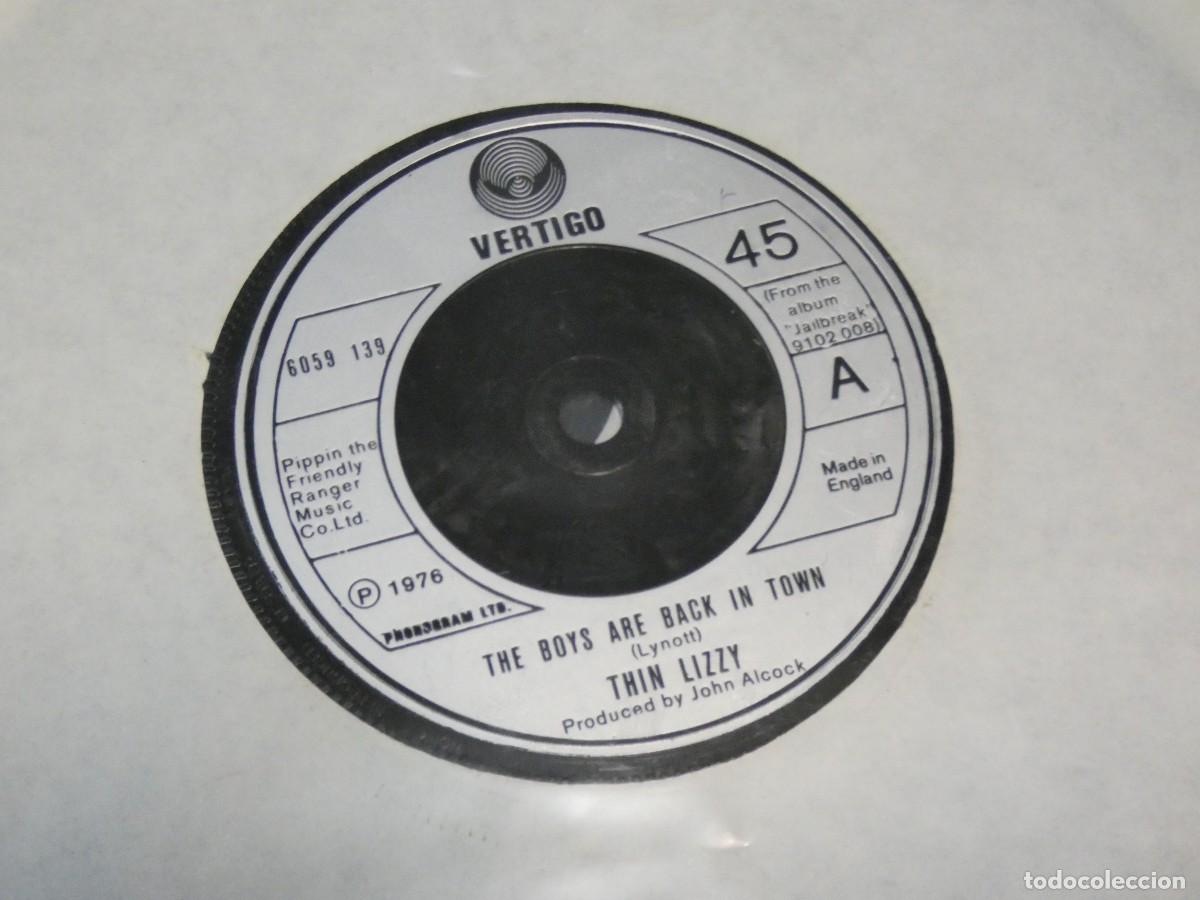Discos de vinilo: ARKANSAS1980 BOXX695 VINILO 7&rdquo; BUEN ESTADO THIN LIZZY THE BOYS ARE BACK IN TOWN