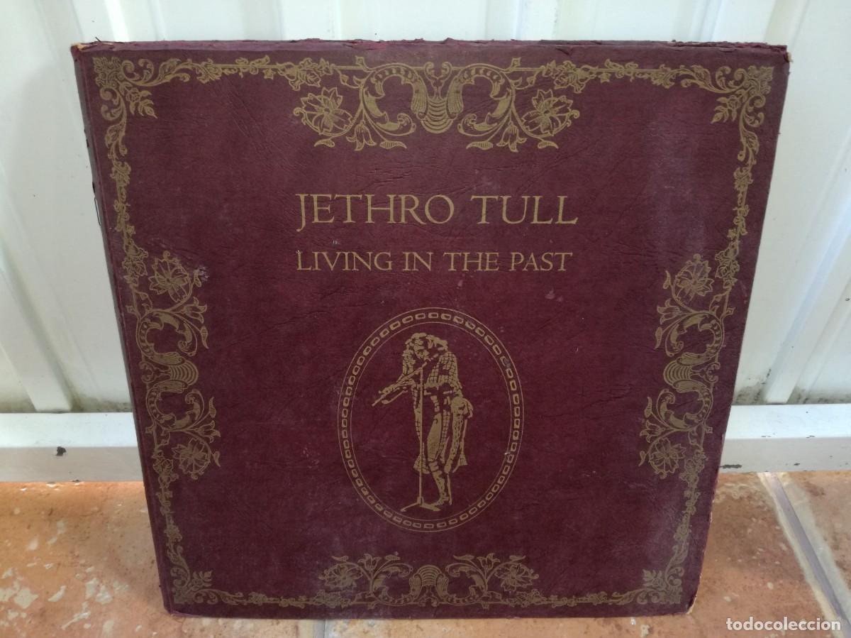 Discos de vinilo: JETHRO TULL-LIVING IN THE PAST-DOBLE LP CON LIBRETO-EDICI&Oacute;N ORIGINAL ESPA&Ntilde;OLA-VINILOS EN BUEN ESTADO