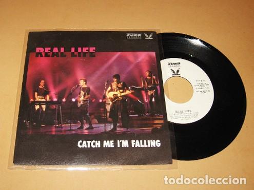 Discos de vinilo: REAL LIFE - CATCH I'M FALLING / ALWAYS - PROMO SINGLE - 1983 - 2 TEMAZOS 80'S EN UN DISCO