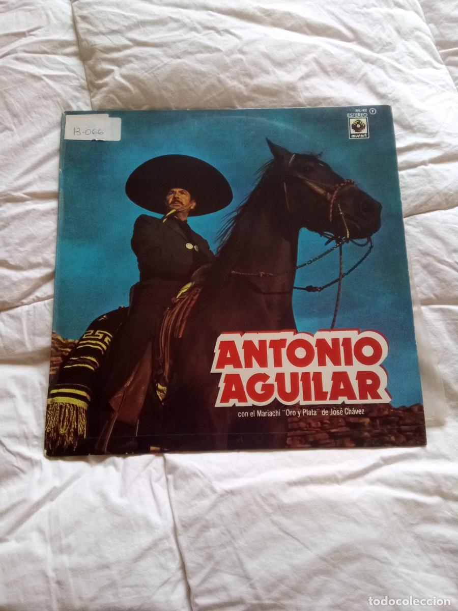 Discos de vinilo: Antiguo disco de vinilo Antonio Aguilar