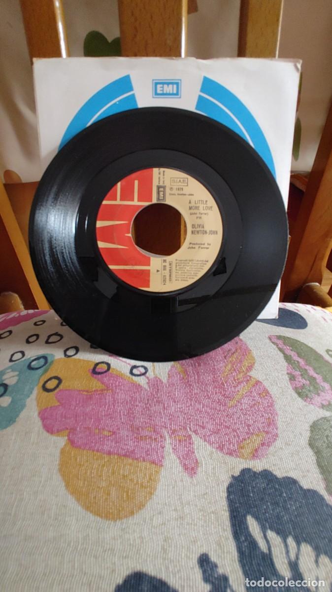 Discos de vinilo: OLIVIA NEWTON JOHN-SINGLE A LITTLE MORE LOVE