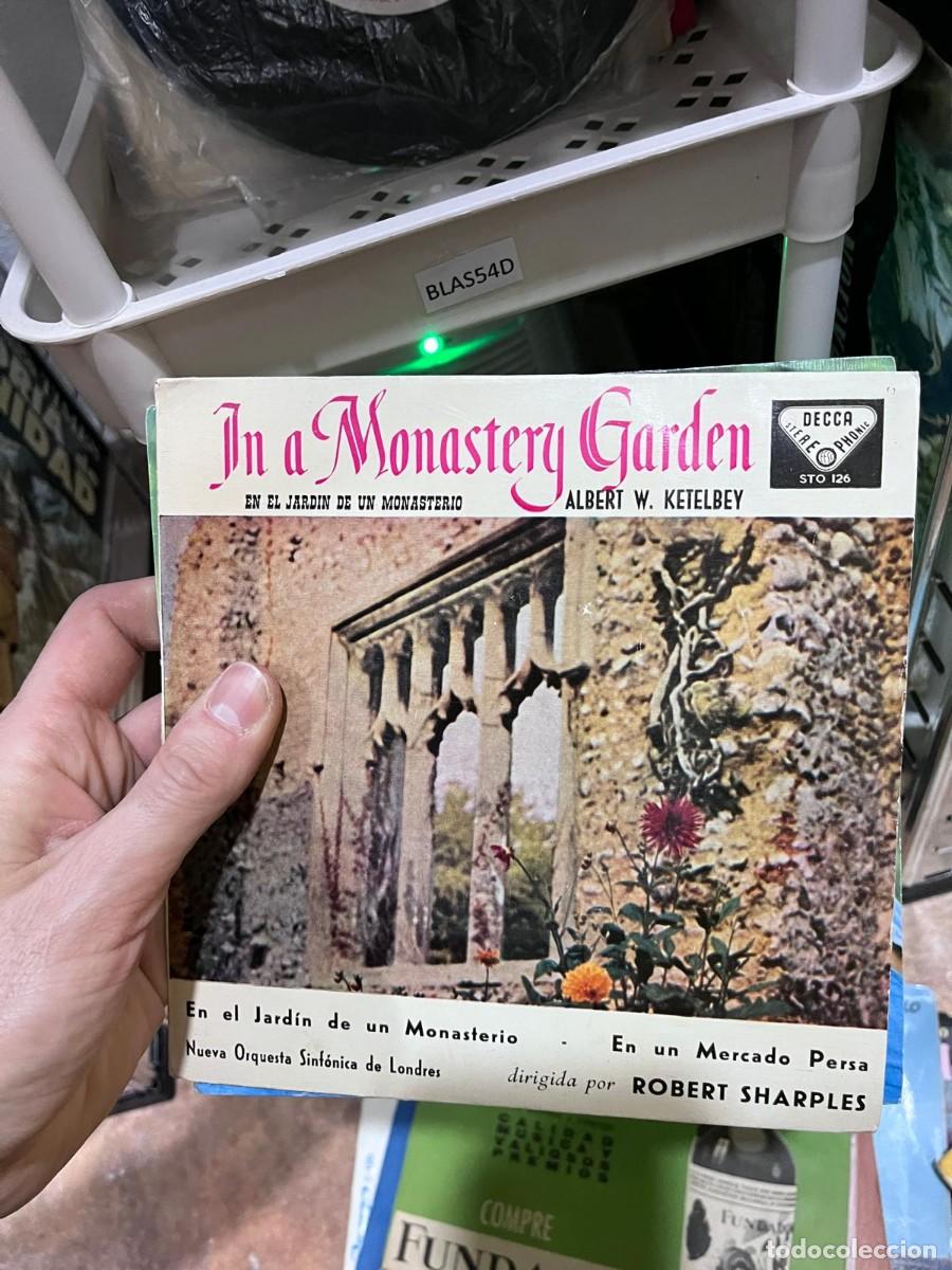 Discos de vinilo: BLAS54D In a Monastery Garden ALBERT W. KETELBEY EN EL JARDIN DE UN MONASTERIO
