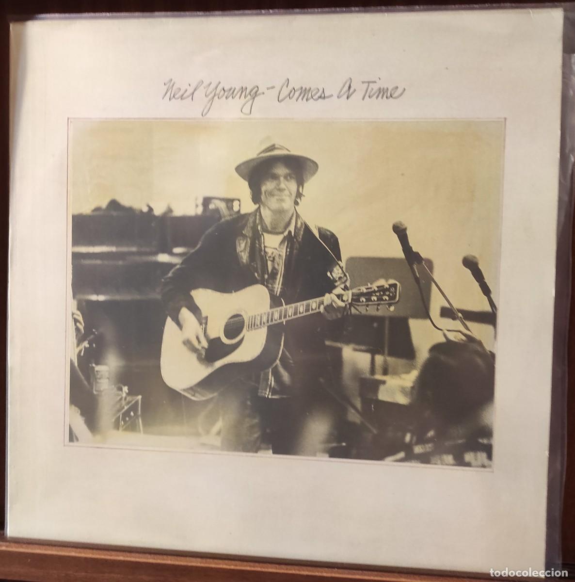 Discos de vinilo: Neil Young &lrm;&ndash; Comes A Time VINILO EDICION ESPA&Ntilde;OLA SELLO REPRISE RECORDS