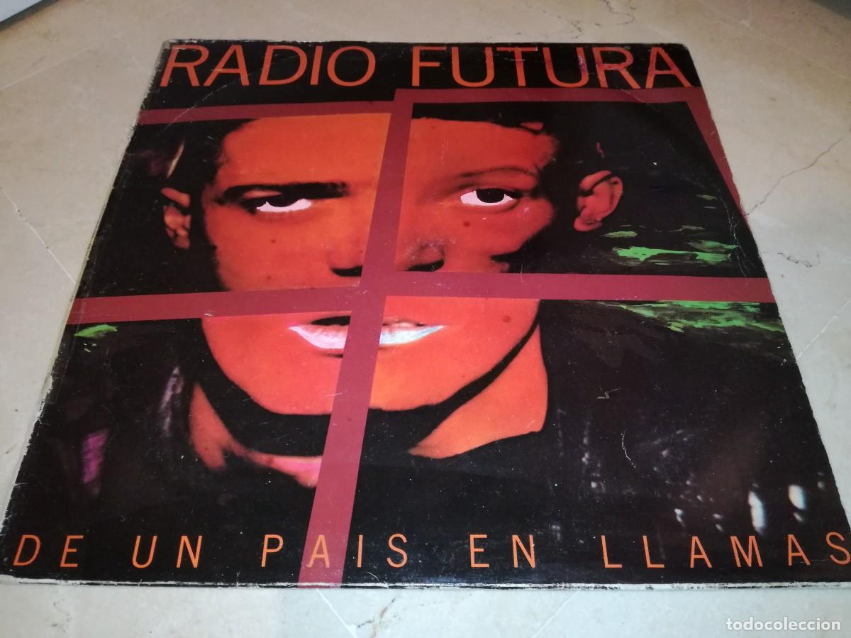 Discos de vinilo: RADIO FUTURA-DE UN PAIS EN LLAMAS-CONTIENE ENCARTE-ORIGINAL 1985