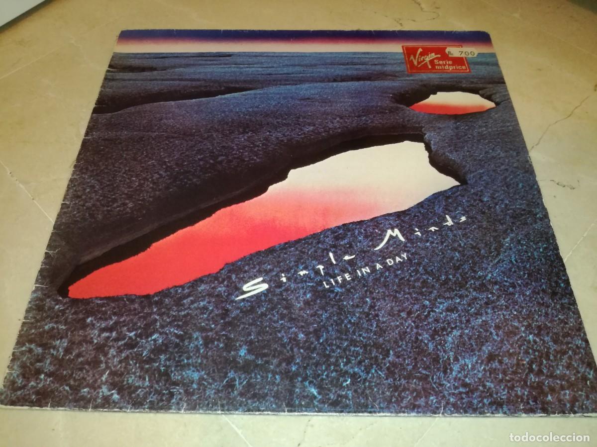 Discos de vinilo: SIMPLE MINDS-LIFE IN A DAY-ORIGINAL ESPA&Ntilde;OL 1986-VINILO EN MUY BUEN ESTADO