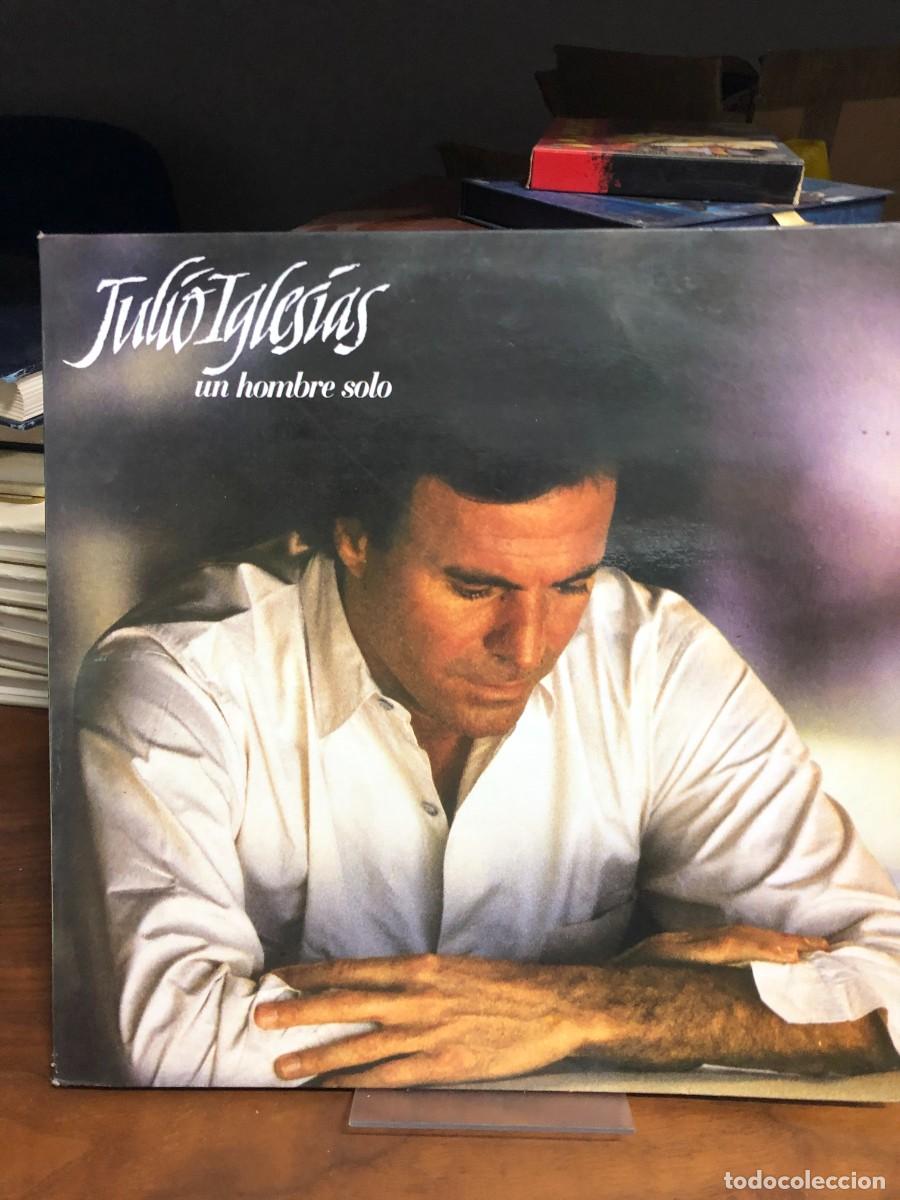 Discos de vinilo: Un hombre solo Julio Iglesias