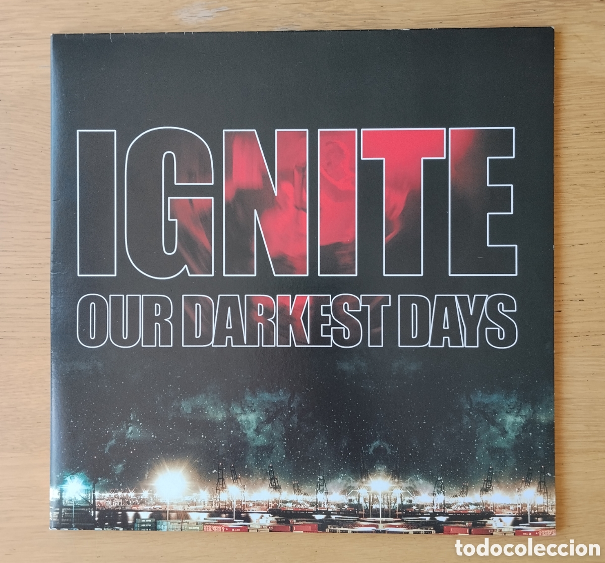 Discos de vinilo: IGNITE: &rdquo;OUR DARKEST DAYS&rdquo; - LP VINILO 2022 - ED. LIMITADA VINILO TURQUESA TRANSPARENTE - HARDCORE