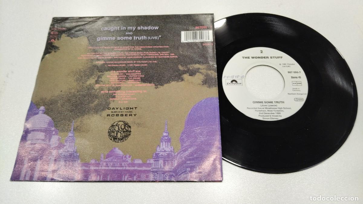 Discos de vinilo: SCO129- THE WONDER STUFF CAUGHT IN MY SHADOW-7&rdquo; - Foto 2