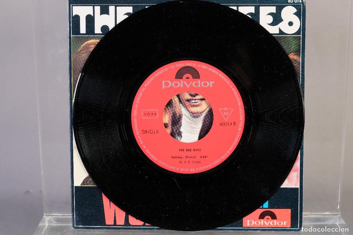 Discos de vinilo: DISCO VINILO SINGLE - THE BEE GEES, WORLD HOLIDAY - Foto 3