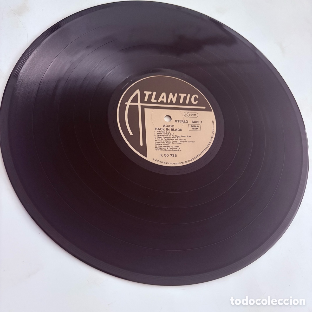 Discos de vinilo: lp AC/DC &ndash; Back In Black con letras a relieve - Foto 5