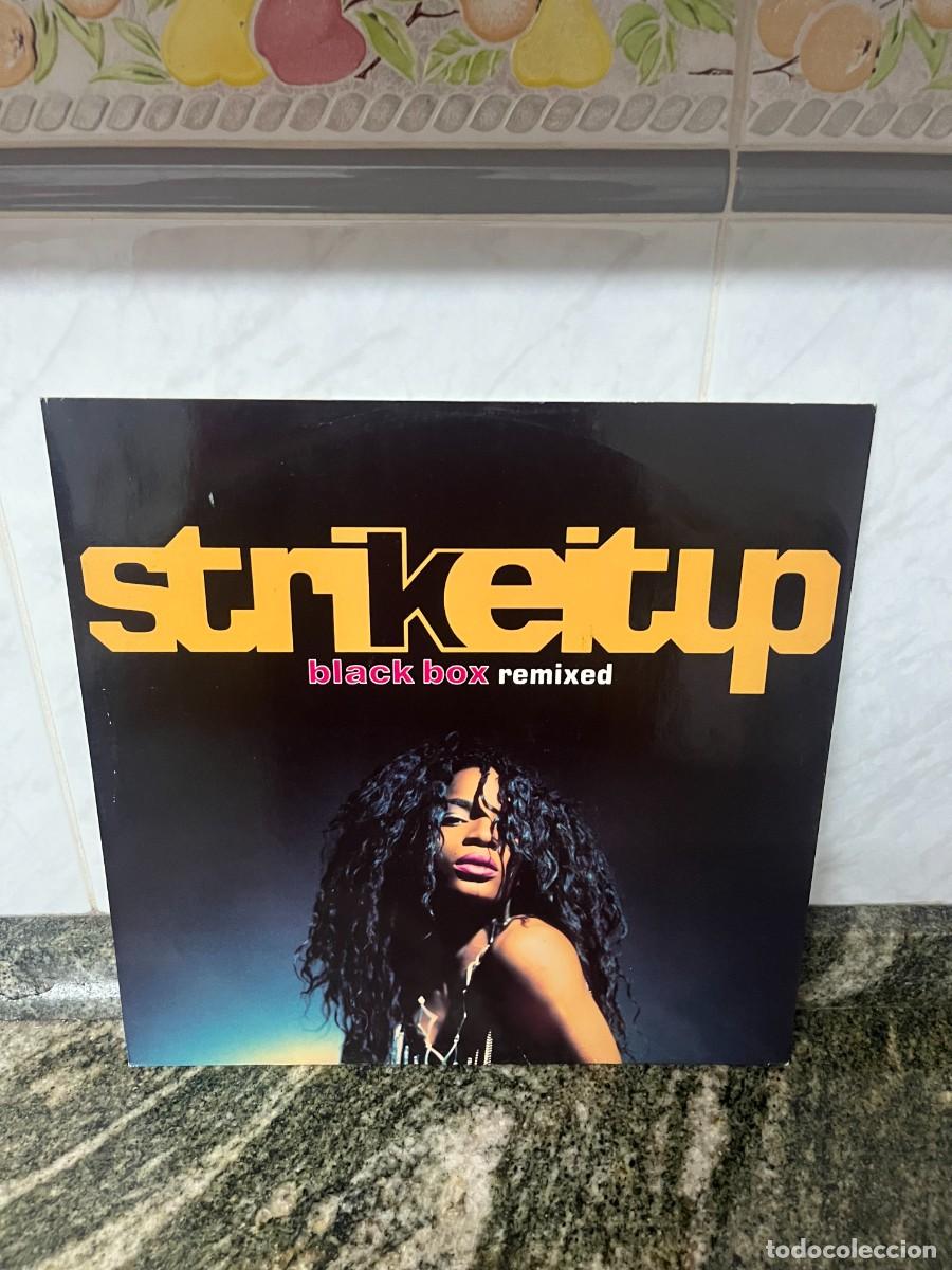 Discos de vinilo: Black Box Strike It Up (Remixed) - Foto 1