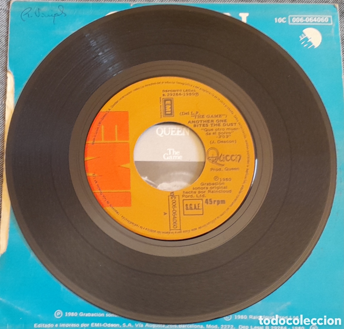 Discos de vinilo: QUEEN - ANOTHER ONE BITES THE DUST - DRAGON ATTACK - EMI-ODEON 1980 - Foto 3