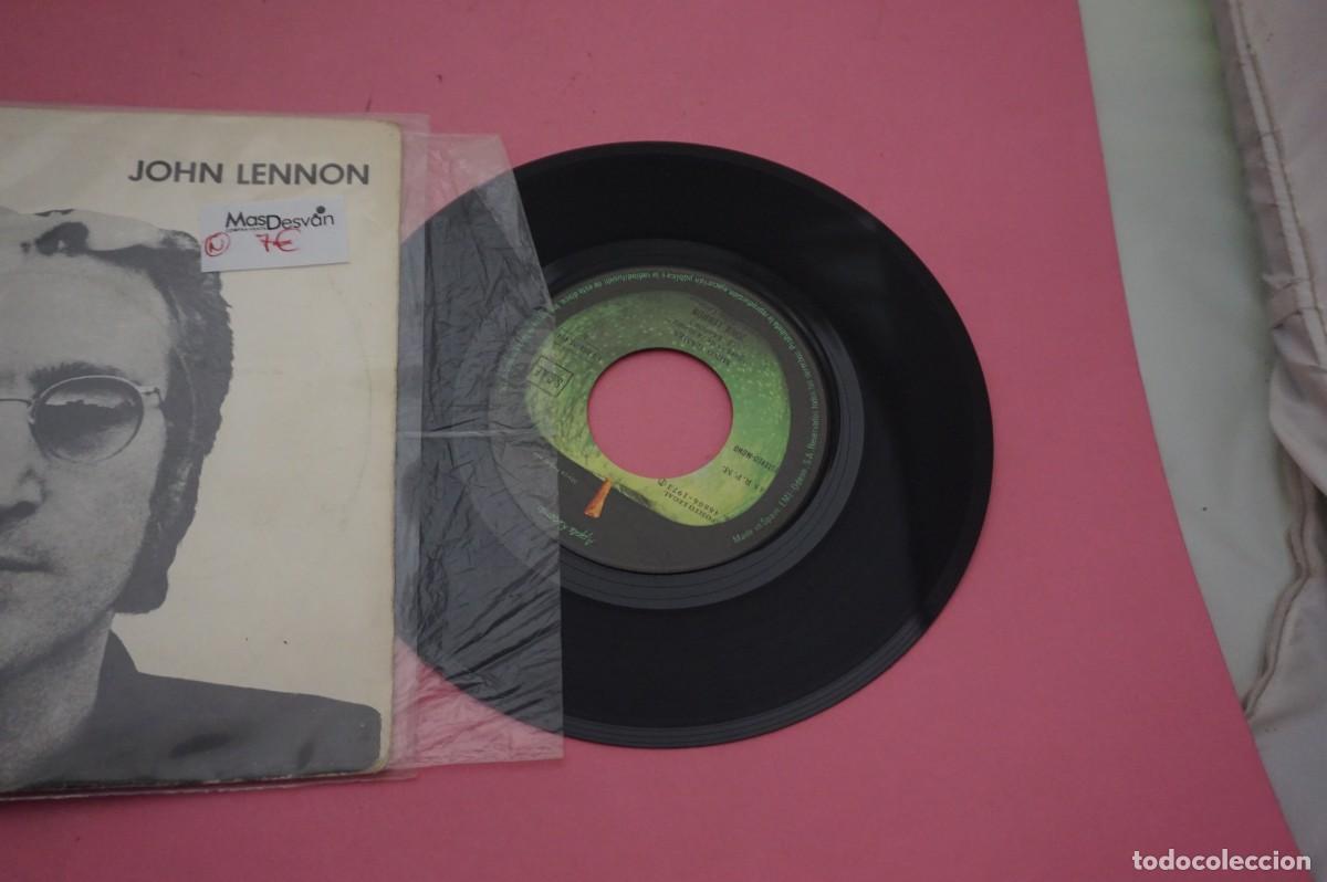 Discos de vinilo: VINILO SINGLE - JOHN LENNON - MIND GAMES - DISCO EN ESTADO EXCELENTE - Foto 2