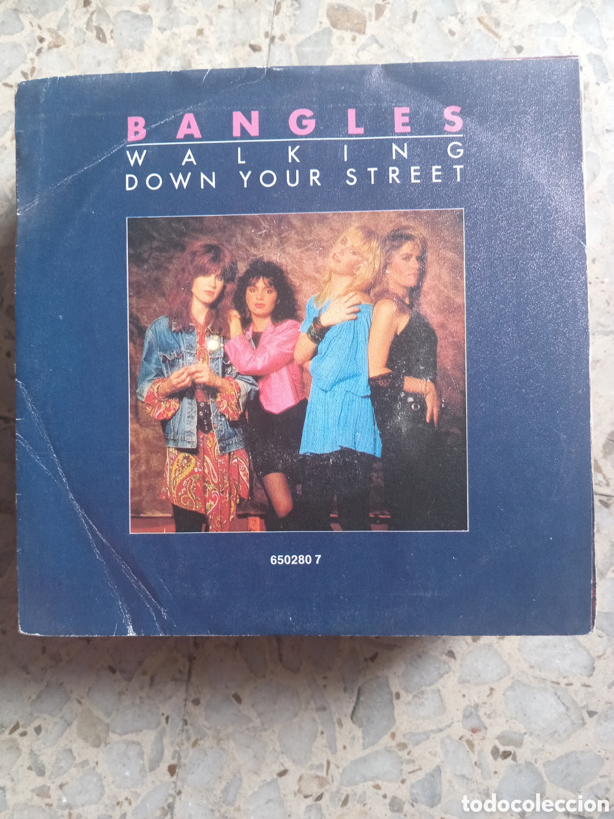 Discos de vinilo: SGL BANGLES WALKING EOWN YOUR STREET 1986