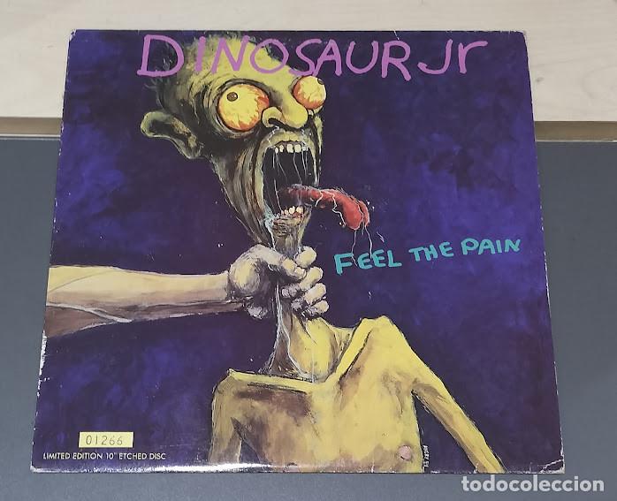 Discos de vinilo: Dinosaur Jr. &lrm;- Feel The Pain - 10&rdquo; Blanco y Negro ref. NEG 74TE. Ed. UK 1994.