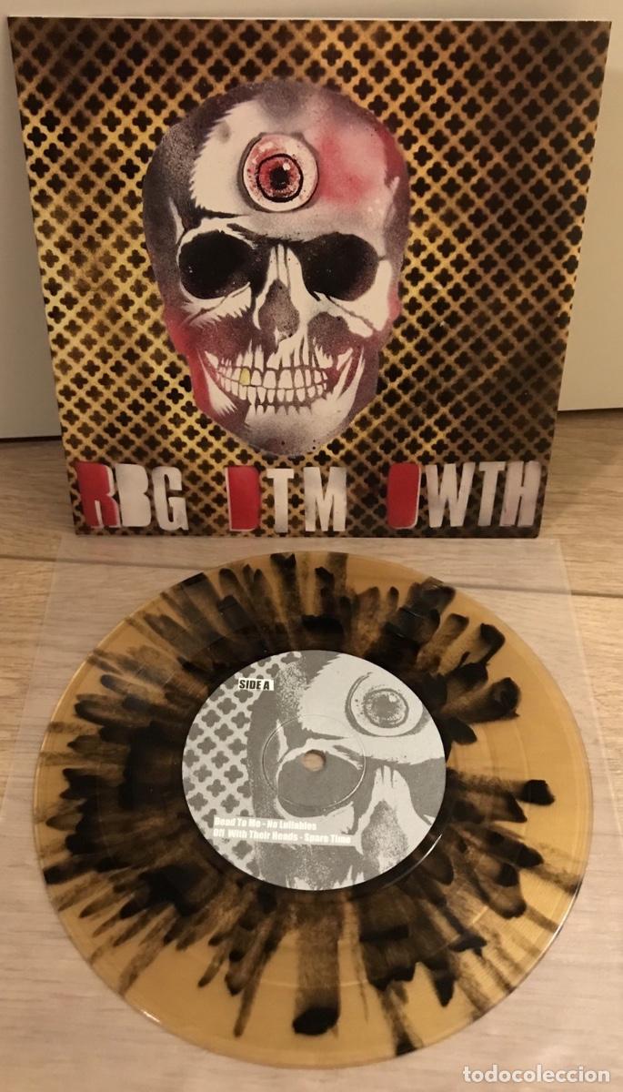 Discos de vinilo: RIVERBOAT GAMBLERS/ DEAD TO ME / OFF WITH THEIR HEADS &lrm;RBG DTM OWTH 7&rdquo; TAN FATWRECK