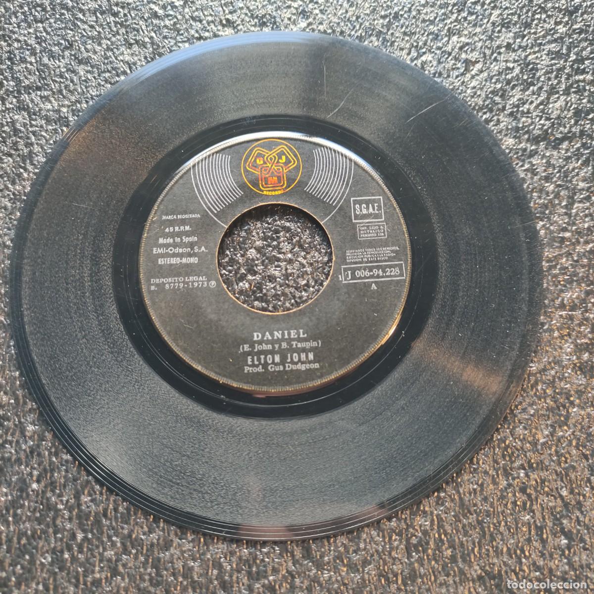 Discos de vinilo: ELTHON JOHN . DANIEL ** SKYLINE PIGEON ** SINGLE RECORD ** SIN CATATULA ** Juani