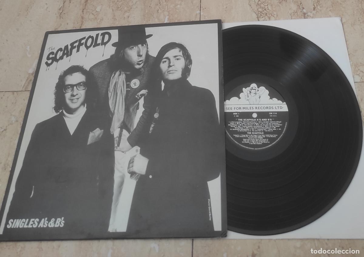 Discos de vinilo: The Scaffold* &lrm;&ndash; Singles A's & B's - LP- UK-1982- MUY BUEN ESTADO