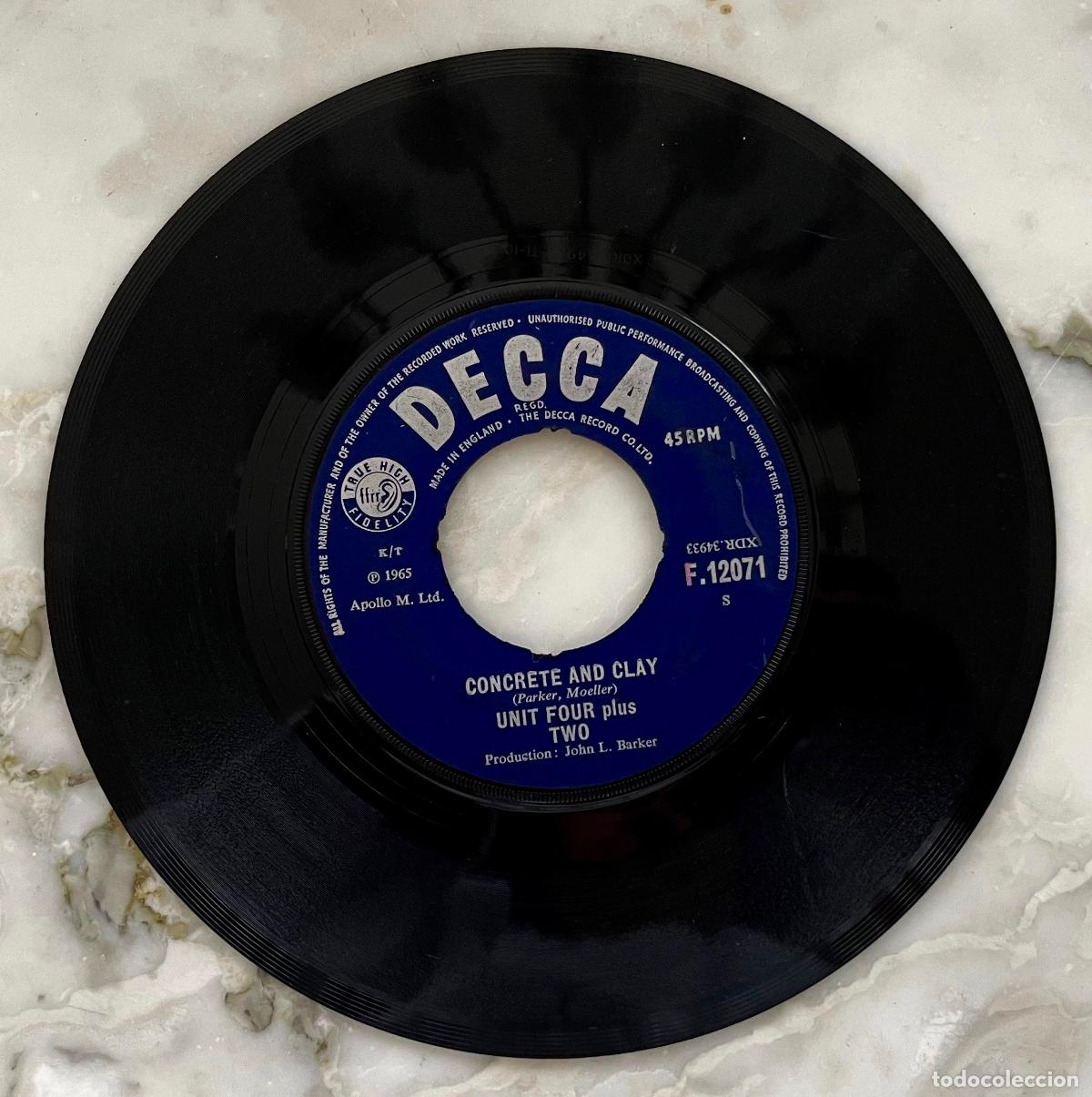 Discos de vinilo: UNIT FOUR PLUS TWO. CONCRETE AND CLAY / WHEN I FALL IN LOVE. SINGLE ORIGINAL UK 1965
