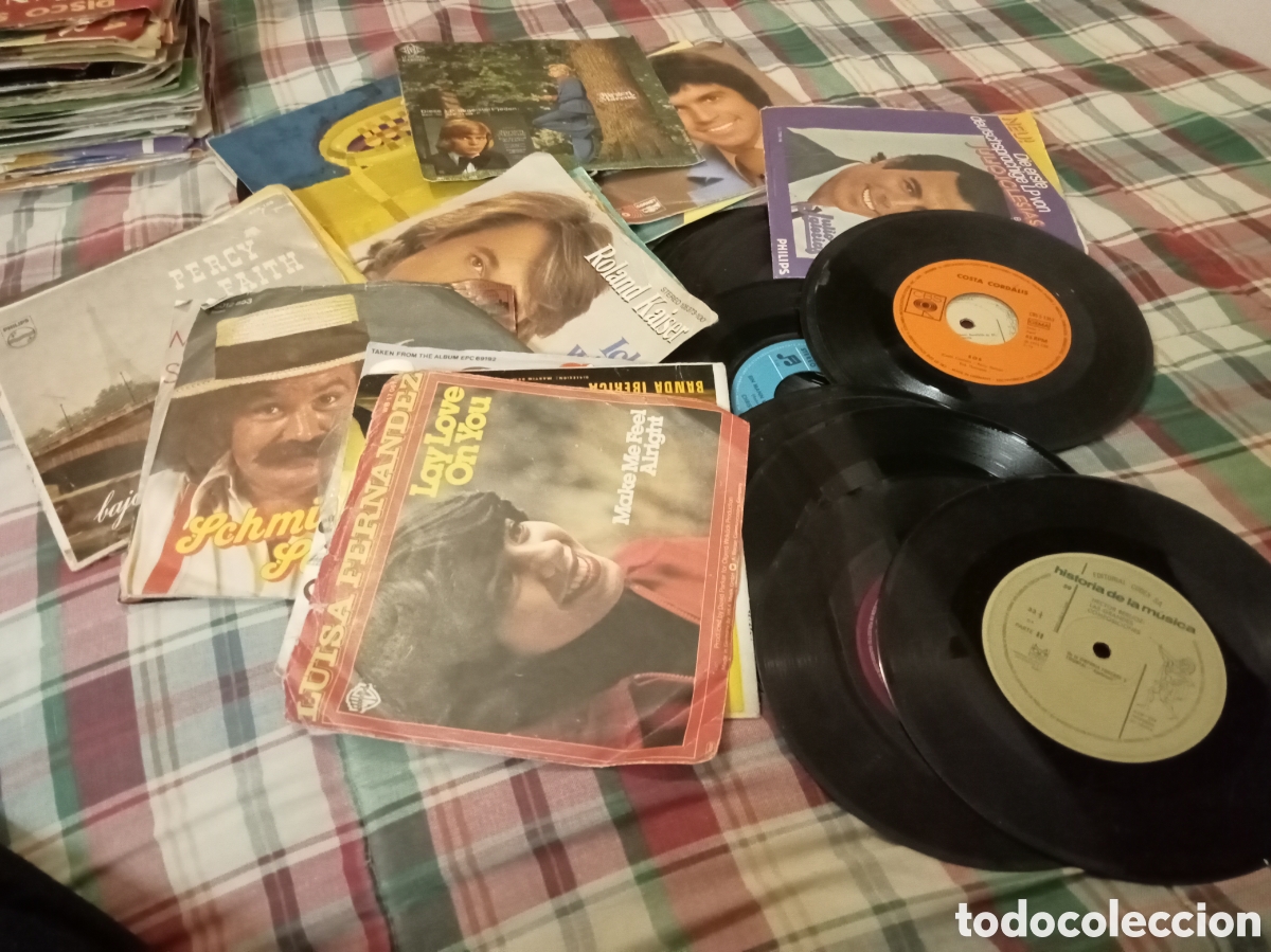 Discos de vinilo: 40 singles y EPS inclasificables. Con y sin carpeta