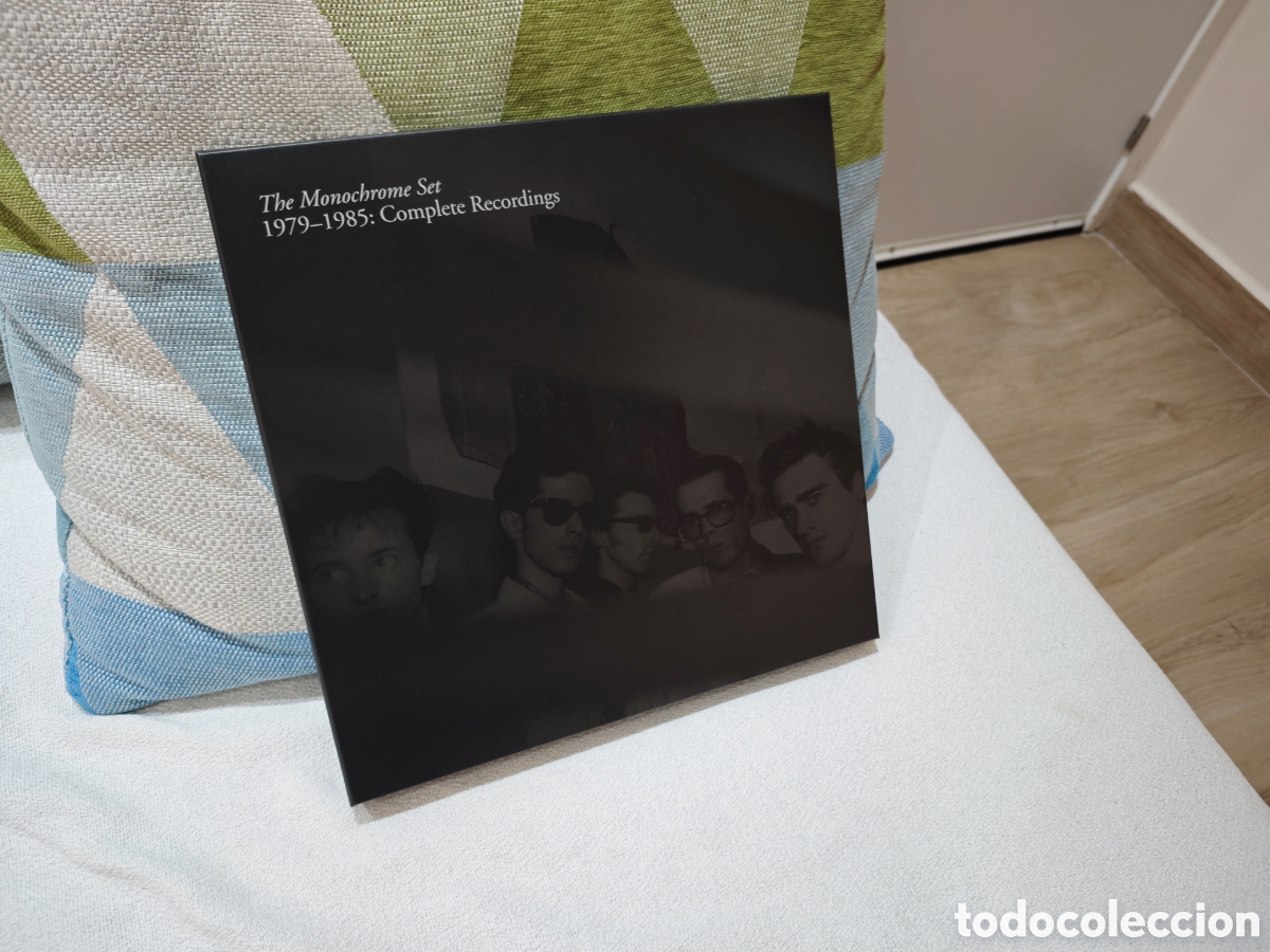 Discos de vinilo: Box set The Monochrome Set Edici&oacute;n limitada 700 copias . 6 vinilos 6 CDs y m&aacute;s.