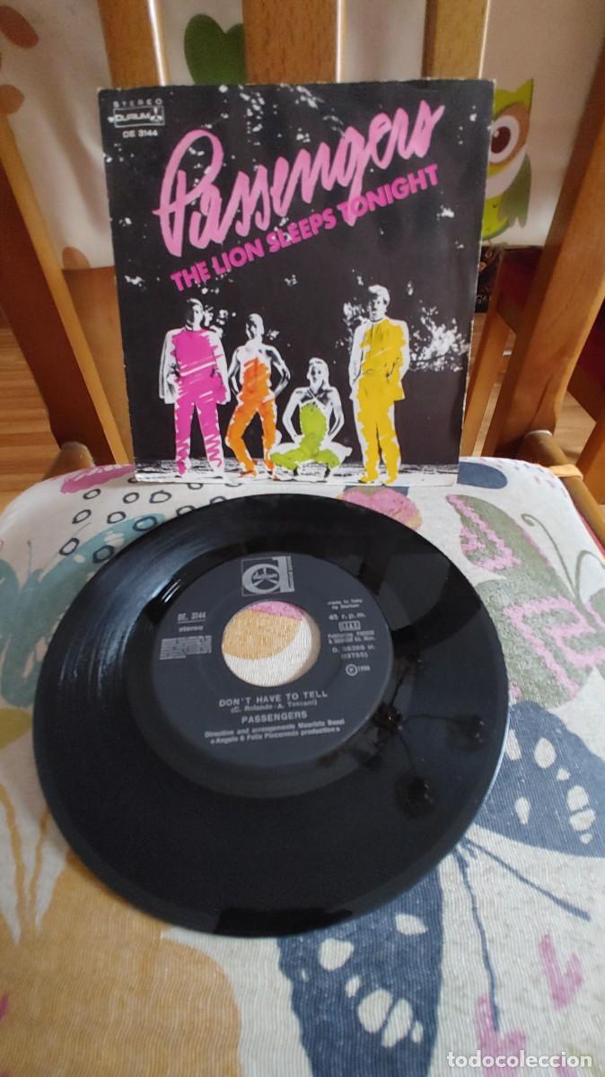 Discos de vinilo: PASSENGERS-SINGLE THE LION SLEEPS TONIGHT
