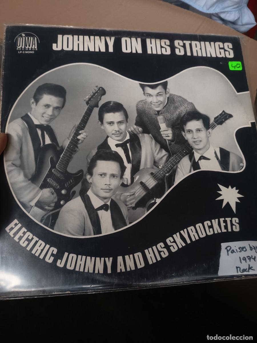 Discos de vinilo: LOTE 432, LP JOHNNY ON HIS STRINGS,(1974 rock surf)