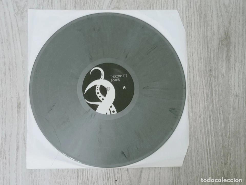 Discos de vinilo: The Cure &ndash; The Complete B-Side Collection - Foto 2