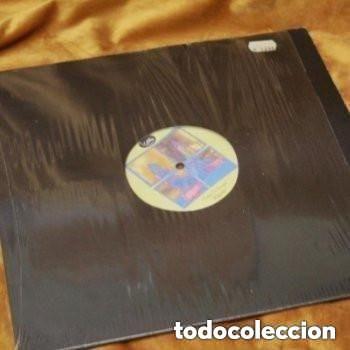 Discos de vinilo: Frankie Valentine presents The Icelandic Conspiracy. The twist forge (Remixes), 12&rdquo;. Icon Records,