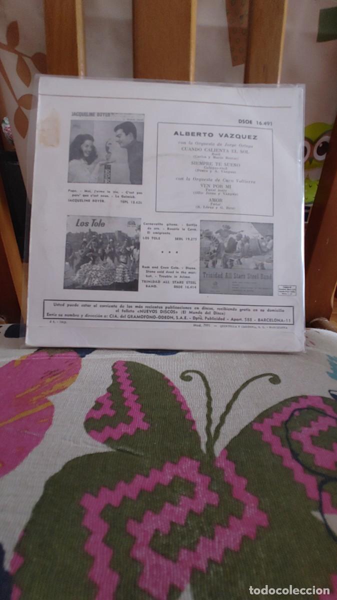 Discos de vinilo: ALBERTO VAZQUEZ-EP CUANDO CALIENTA EL SOL +3 - Foto 2