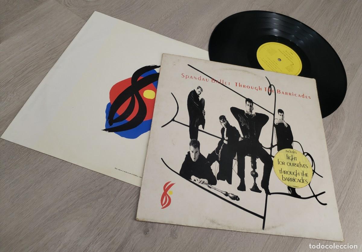 Discos de vinilo: SPANDAU BALLET - THROUGT THE BARRICADES ..LP DE CBS CON ENCARTE DE 1986 - 1&ordf; EDICION ..U.K
