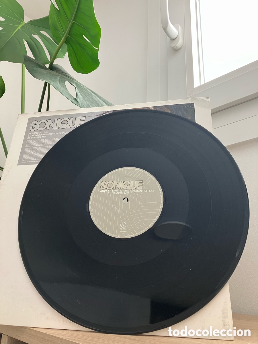 Discos de vinilo: Sonique - Alive 12&rdquo; Original + Remixes - Foto 3