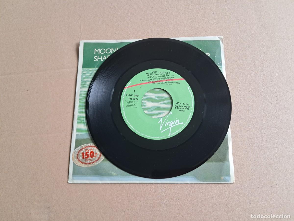 Discos de vinilo: MIKE OLDFIELD - MOONLIGHT SHADOW SINGLE 1983 EDICION ESPA&Ntilde;OLA - Foto 2