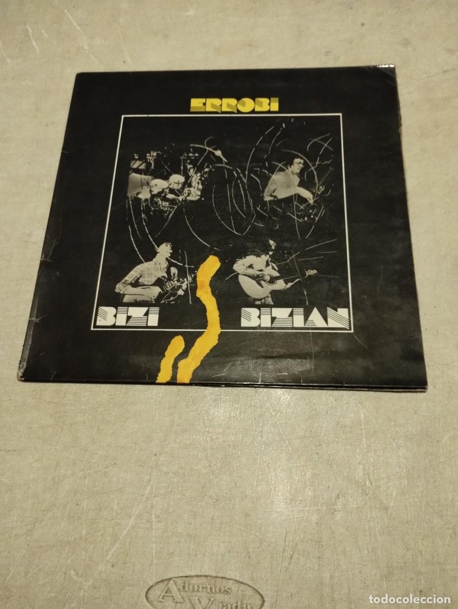 Discos de vinilo: ERROBI LP BIZI BIZIAN ESP.1978 INSERT LETRAS PORTADA ABIERTA