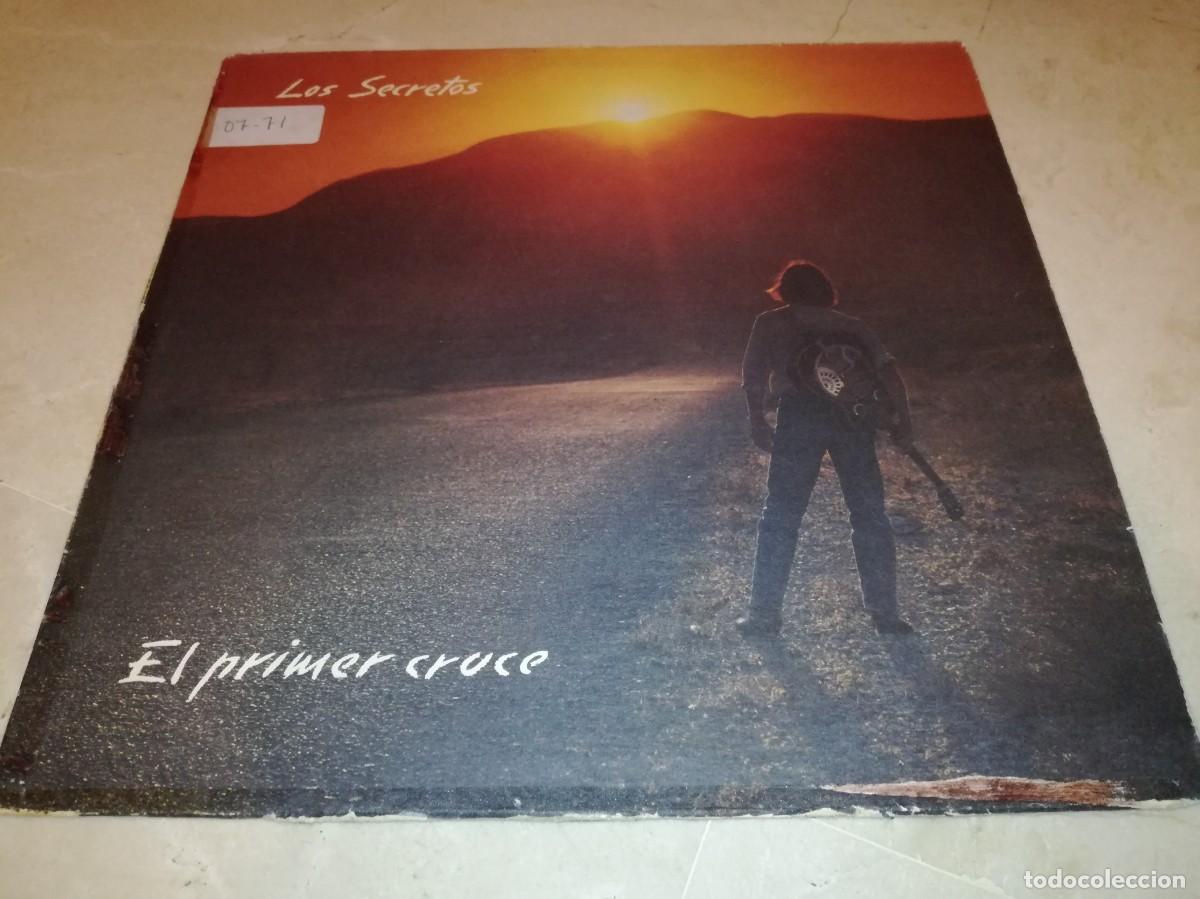 Discos de vinilo: LOS SECRETOS-EL PRIMER CRUCE-CONTIENE ENCARTE-ORIGINAL 1986