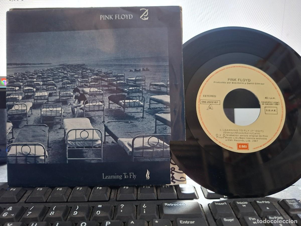 Discos de vinilo: PINK FLOYD - LEARNING TO FLY - SINGLE ESPA&Ntilde;OL DE VINILO - C- 44 - Foto 1