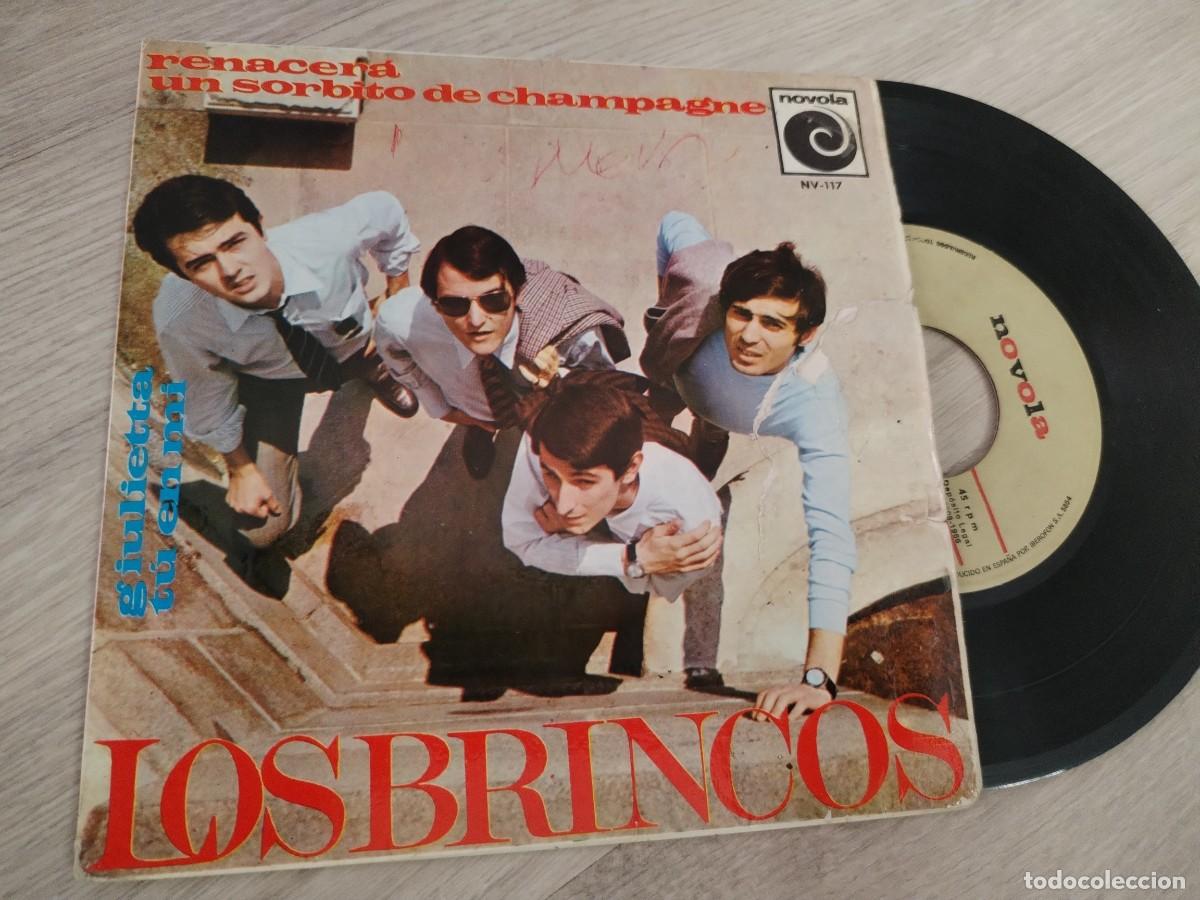 Discos de vinilo: LOS BRINCOS - RENACERA + UN SORBITO DE CHAMPAGNE ..SINGLE DE NOVOLA . ORIGINAL DE 1966 .