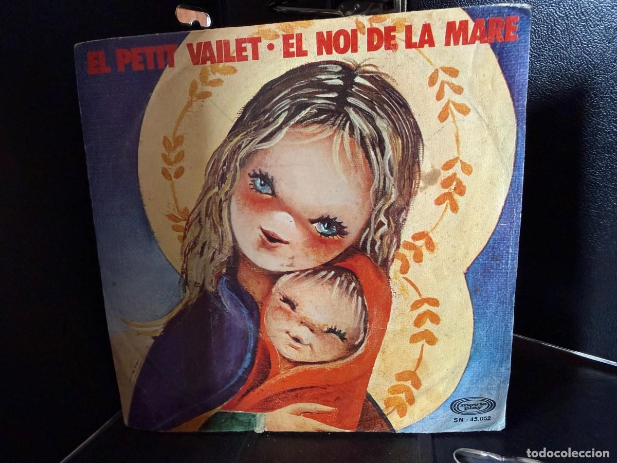 Discos de vinilo: Disco single vintage Villancicos &ndash; El Petit Vailet / El Noi de la Mare &ndash; vinilo rojo Movieplay