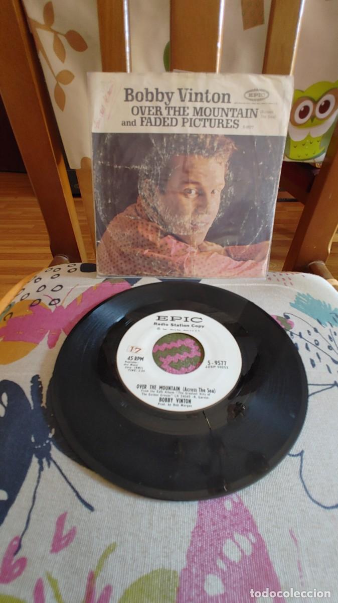 Discos de vinilo: BOBBY VINTON-SINGLE OVER THE MOUNTAIN